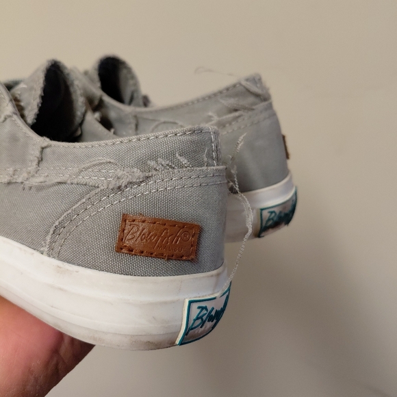 Blowfish Malibu Women's Gray Distressed Casual Canvas Sneakers Size 8 - Picture 4 of 10